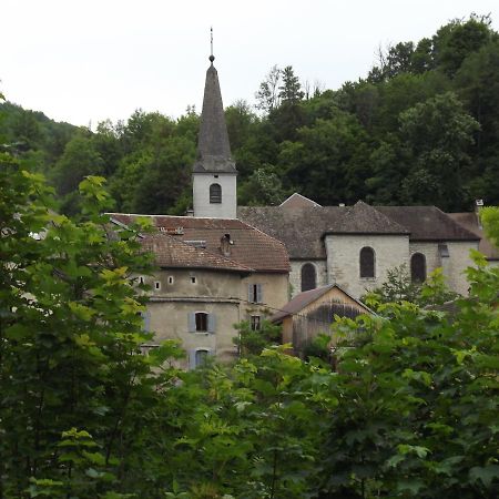 Gite La Petite Ecluse En Bord De Loue Lods Exterior foto