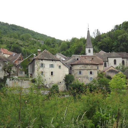 Gite La Petite Ecluse En Bord De Loue Lods Exterior foto